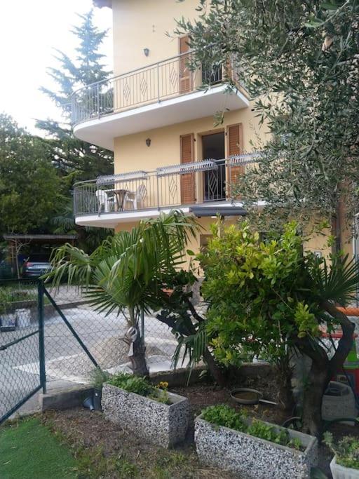 Appartamento Sunrelax Riva del Garda Buitenkant foto